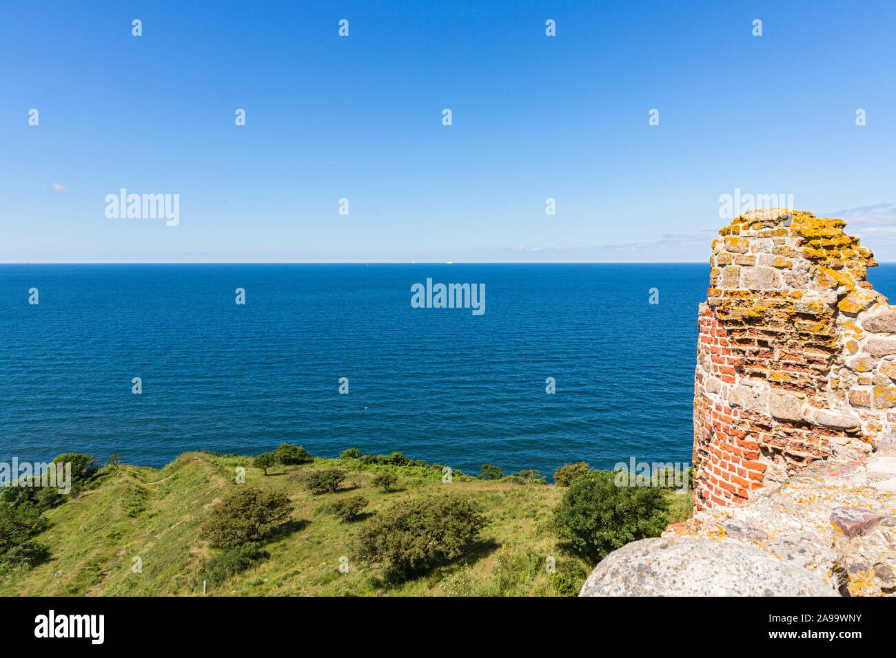 Hammershus, Burgruine, Bornholm Daenemark, Meer, blau, Horizont Foto Stock