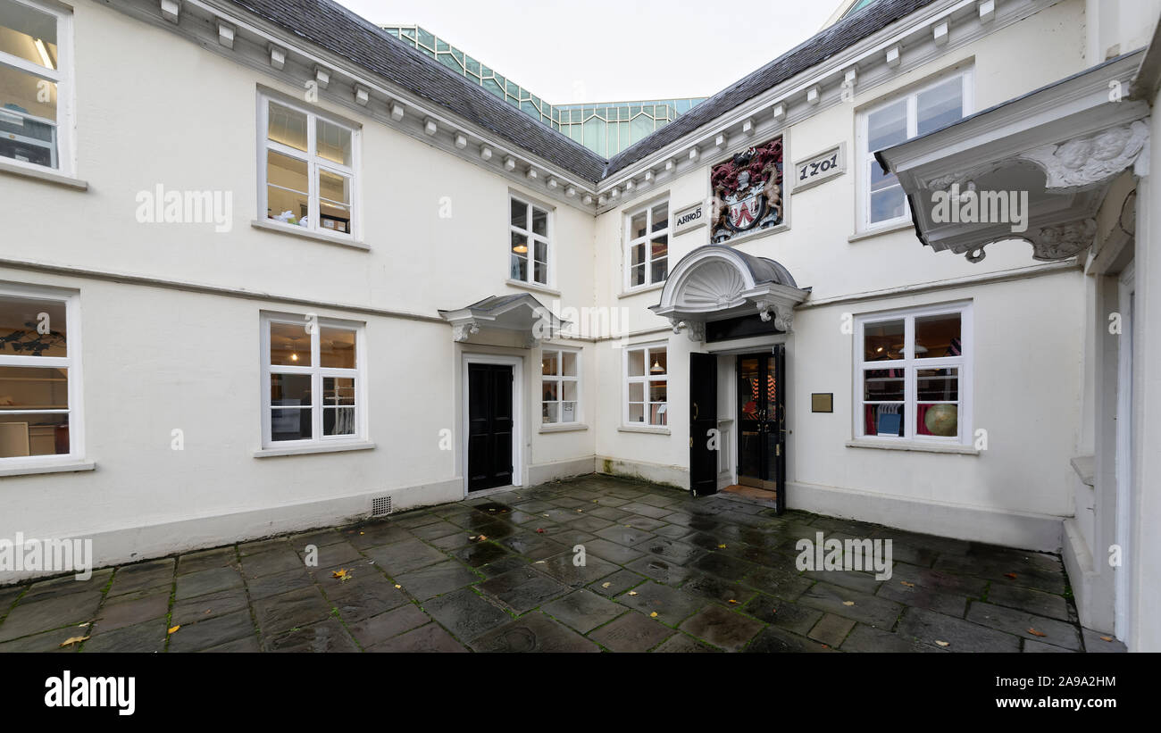 Merchant Taylors Almshouse, Merchant Street, Broadmead, Bristol ricostruita nel 1701 Il Grade ii Listed è un edificio Foto Stock