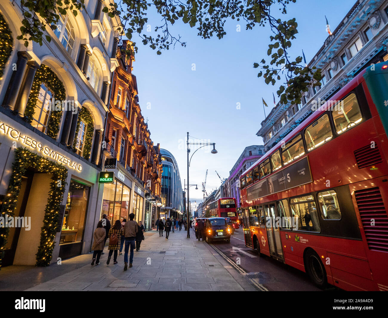 Decorazioni natalizie a Oxford Street, Londra. Foto Stock