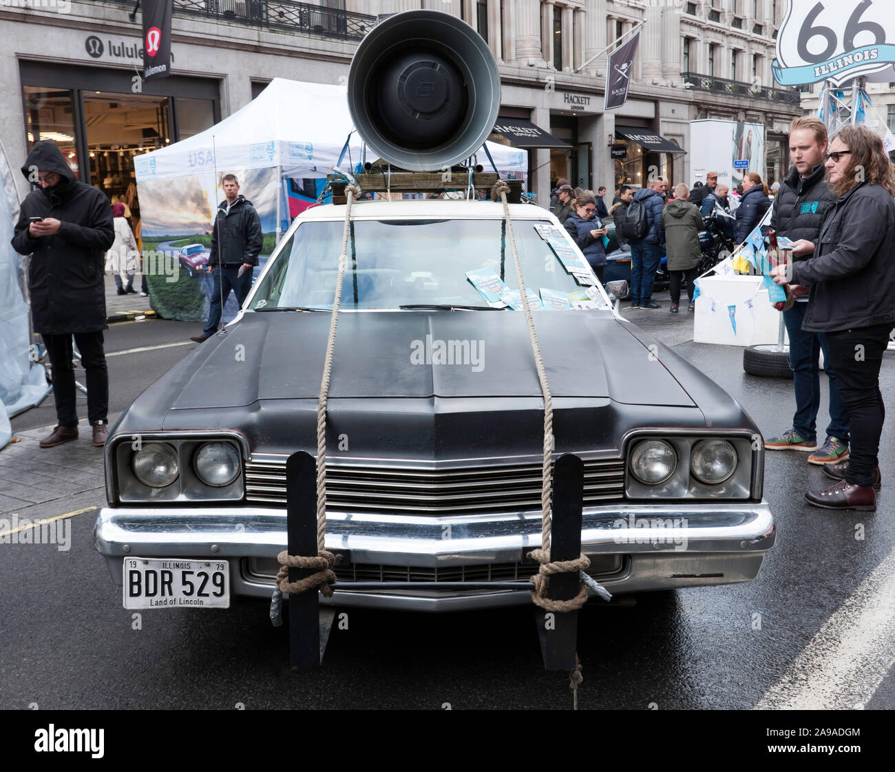 La Bluesmobile, un autentico 1974 Dodge Monaco, una replica del classico ex Mount Prospect auto della polizia, in primo piano nel film di culto "The Blues Brothers" Foto Stock