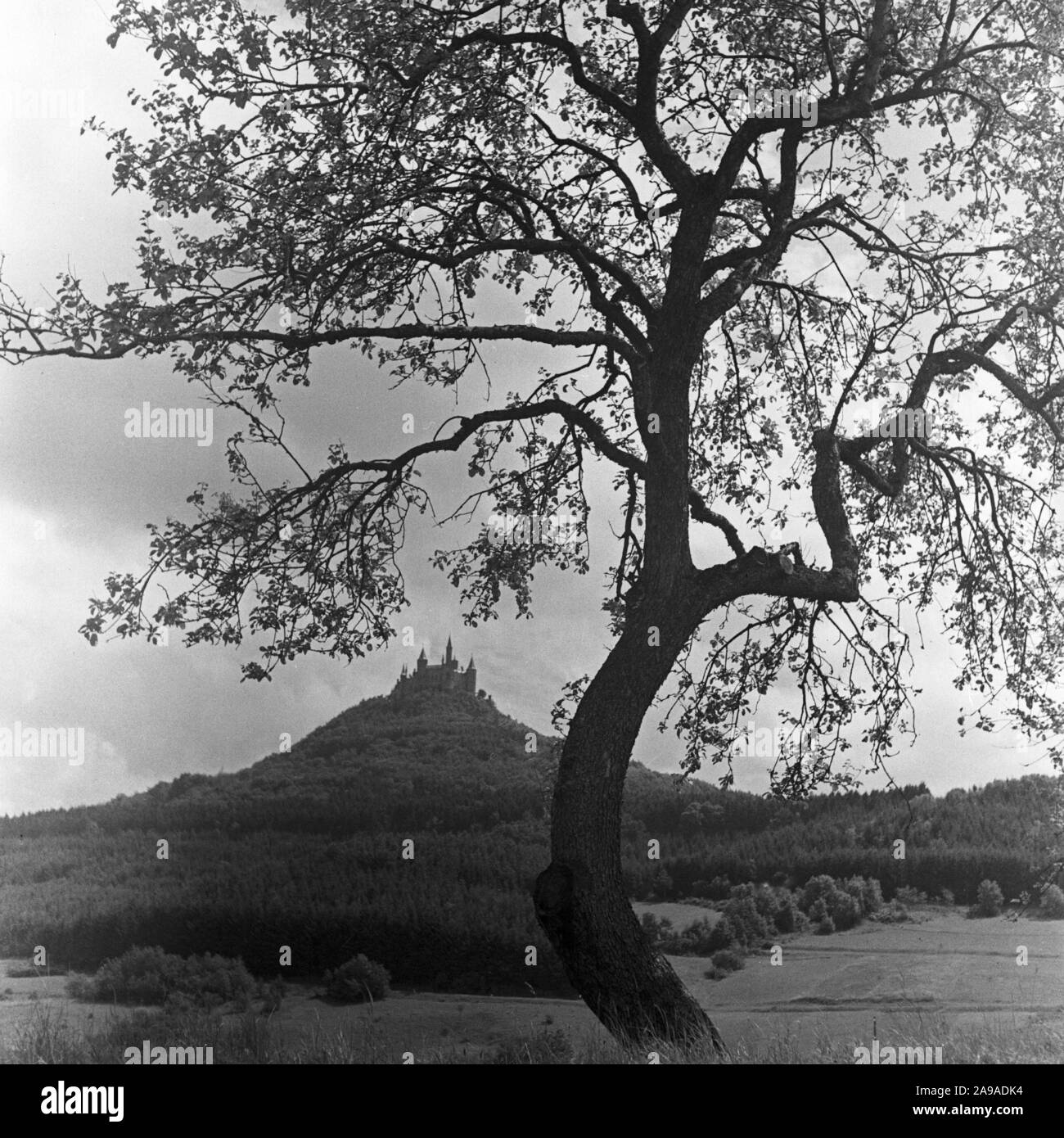 Hohenzollern Castello, sede ancestrale dell ultimo tedesco della famiglia imperiale, Germania 1930s. Foto Stock