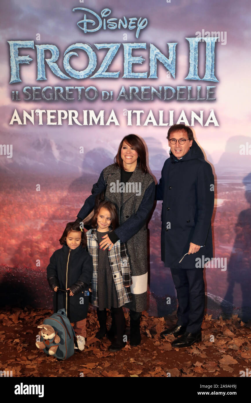 Roma, Italia - 12 Novembre 2019: Francesco Boccia e Nunzia De Girolamo partecipare al red carpet presso l'anteprima del film "congelate 2 - Il segreto di Arendelle', presso lo Spazio Cinema Moderno. Foto Stock