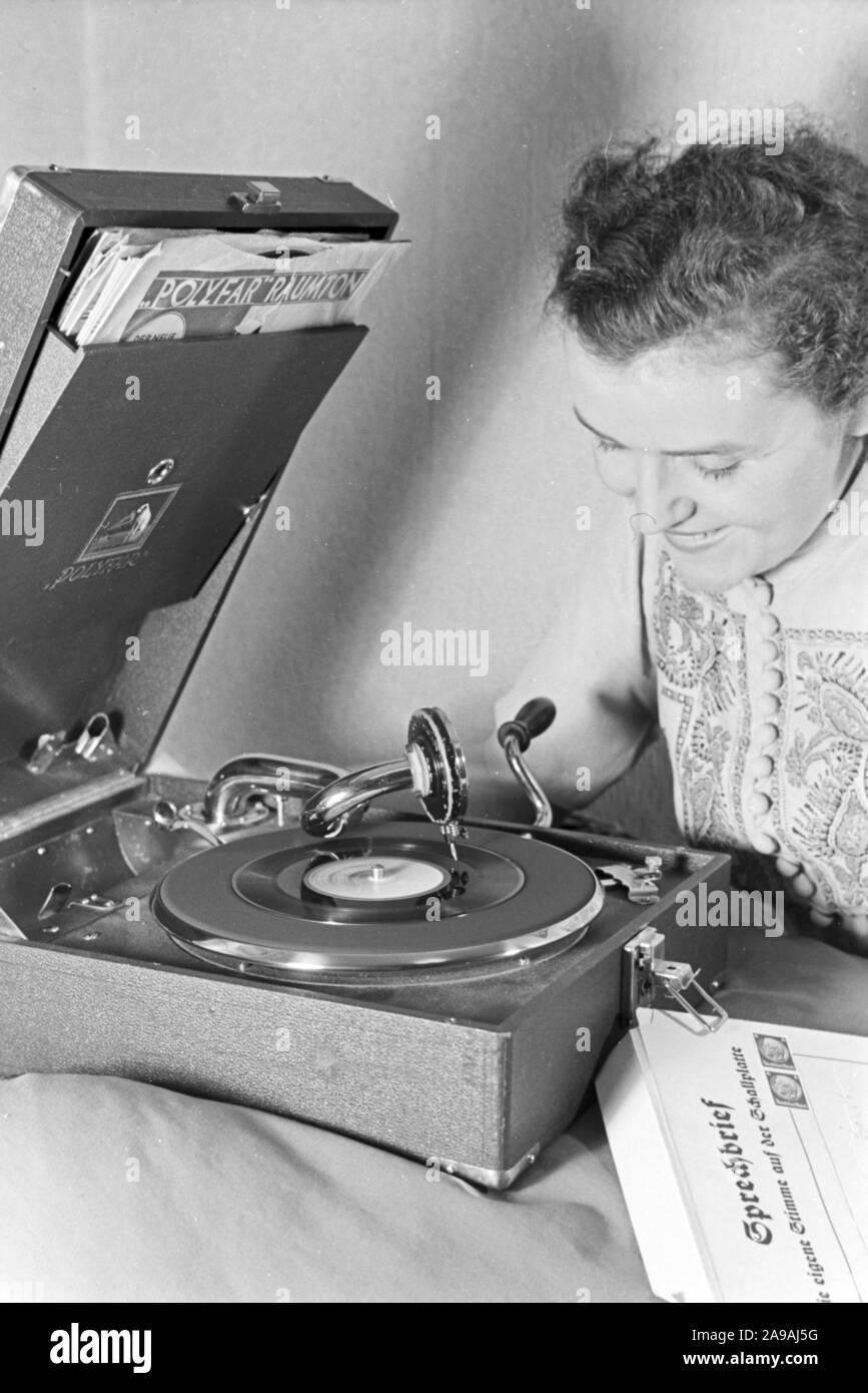 Un messaggio vocale tramite record, Germania 1930s. Foto Stock