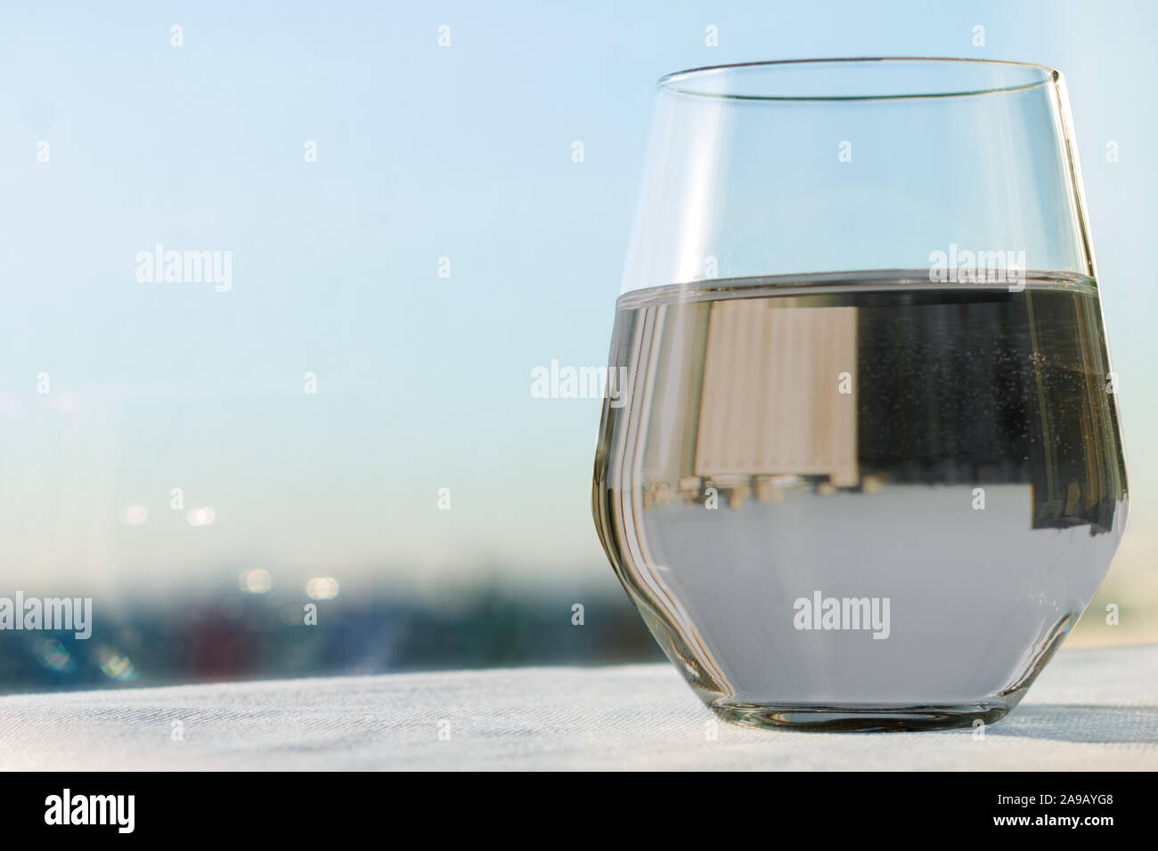 Russia, regione di Mosca, 14 Novembre 2019: un concetto di effetti dannosi di densamente populatied città sull'inquinamento atmosferico Foto Stock