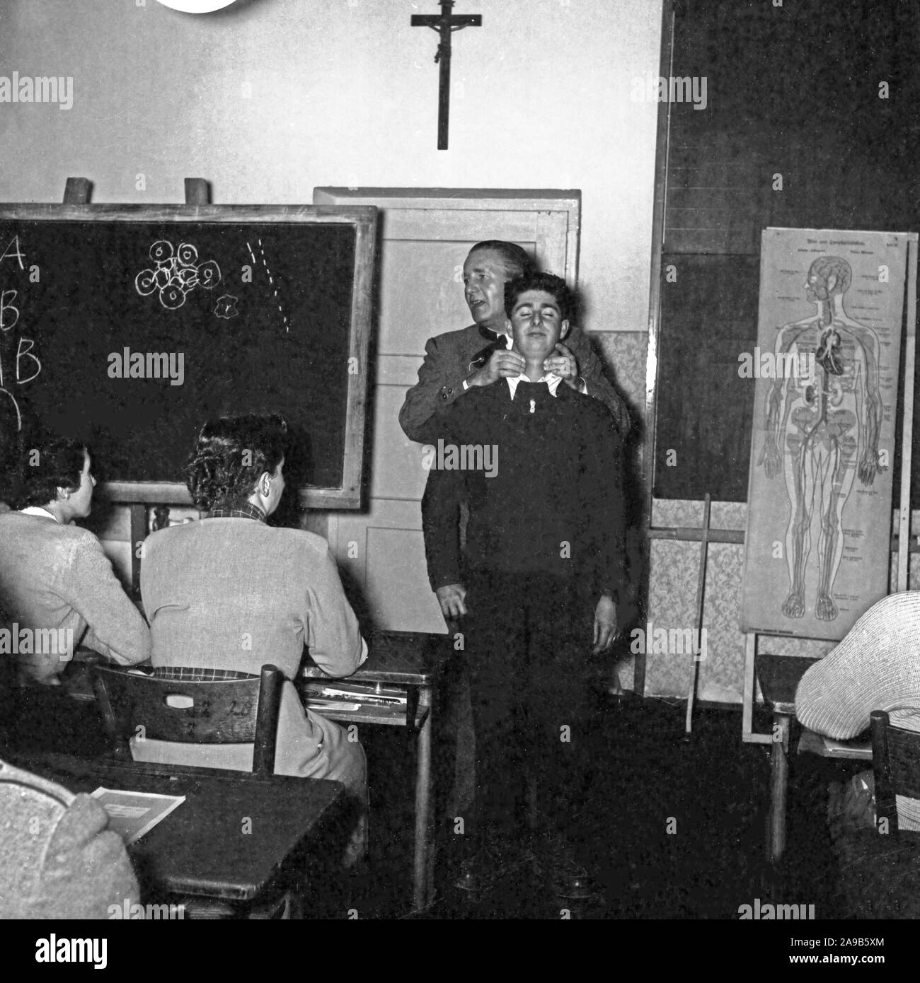Classe di biologia in una scuola in Baviera, Germania 1958 Foto Stock