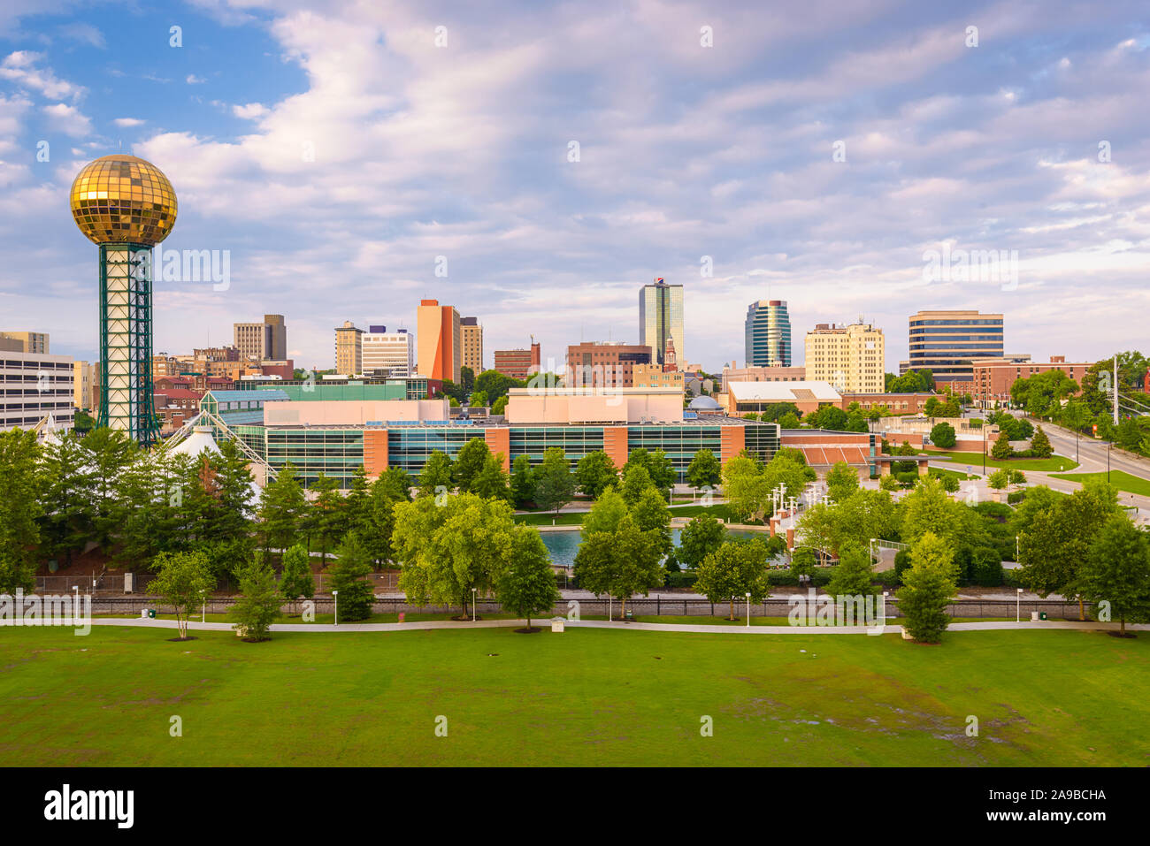 Knoxville, Tennessee, Stati Uniti d'America skyline del centro e la torre. Foto Stock