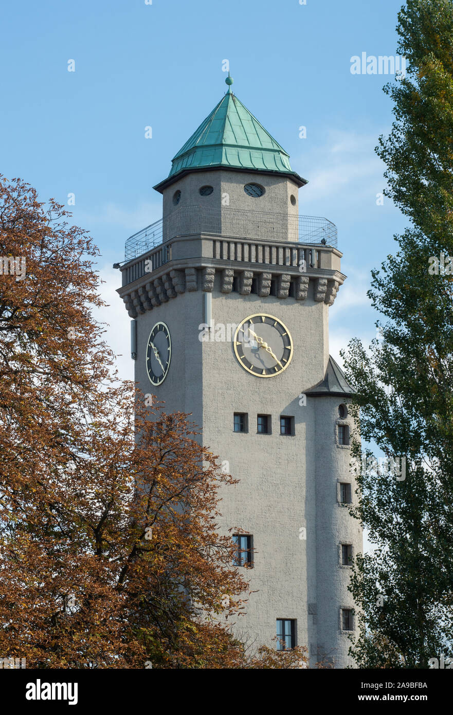 14.10.2018, Berlin , Germania - il casinò torre in Berlin-Frohnau, 1909-1910 costruita secondo i progetti di Gustav Hart e Alfred minore. 0CE181014D0 Foto Stock