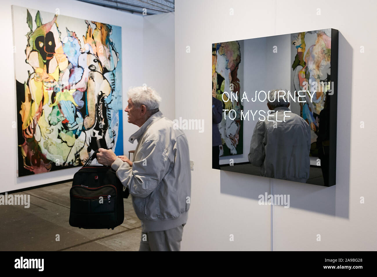 13.09.2019, Berlin, Berlin, Germania - Arte Fiera art Berlino in hangar 5 e 6 dell'aeroporto di Tempelhof. Internazionale e gallerie tedesco mostra nuove opere o Foto Stock