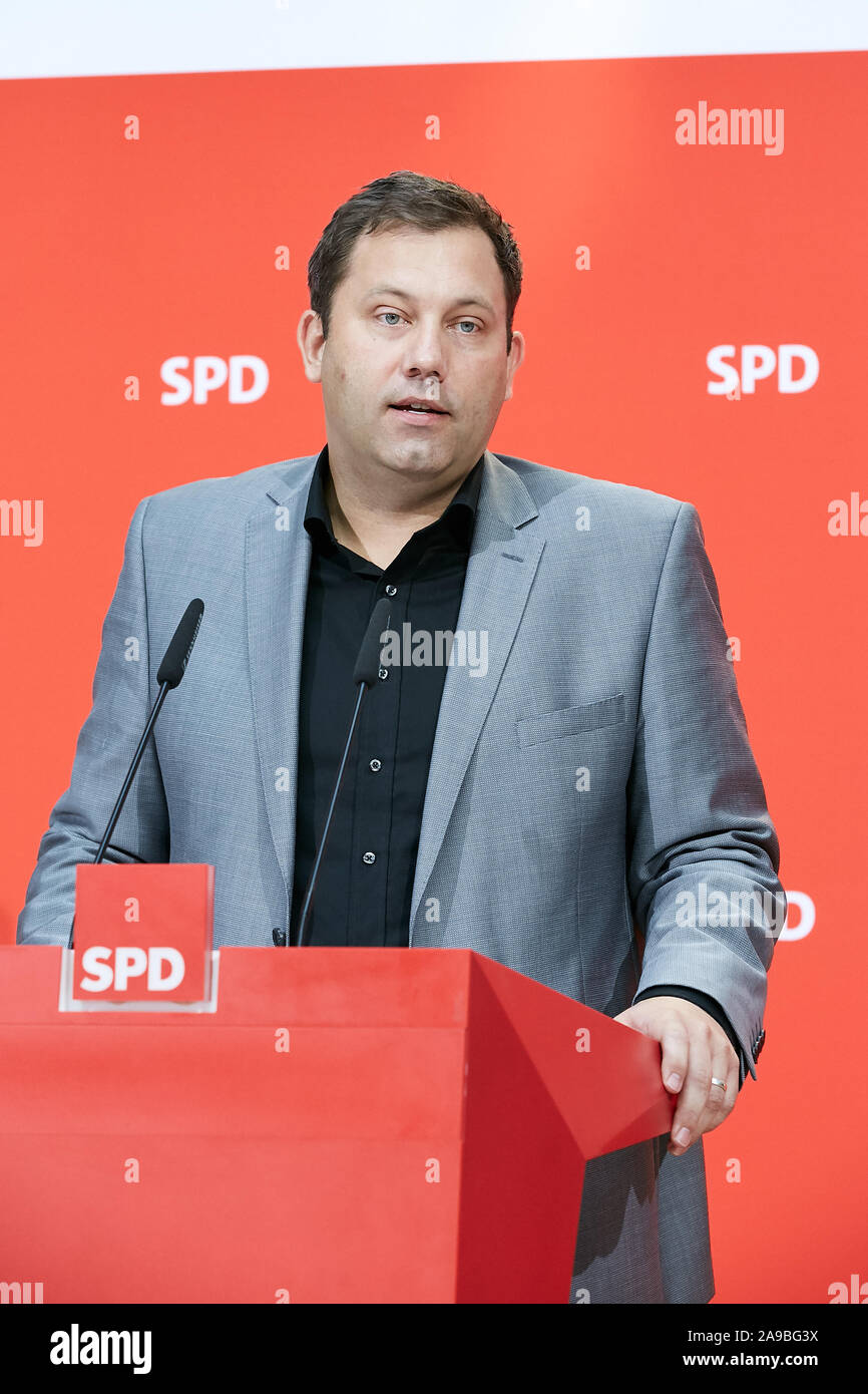 14.10.2019, Berlin, Berlin, Germania - Lars Klingbeil, Segretario generale della SPD in occasione di una conferenza stampa presso il Willy-Brandt-Haus. 00R191014D069CAROEX Foto Stock