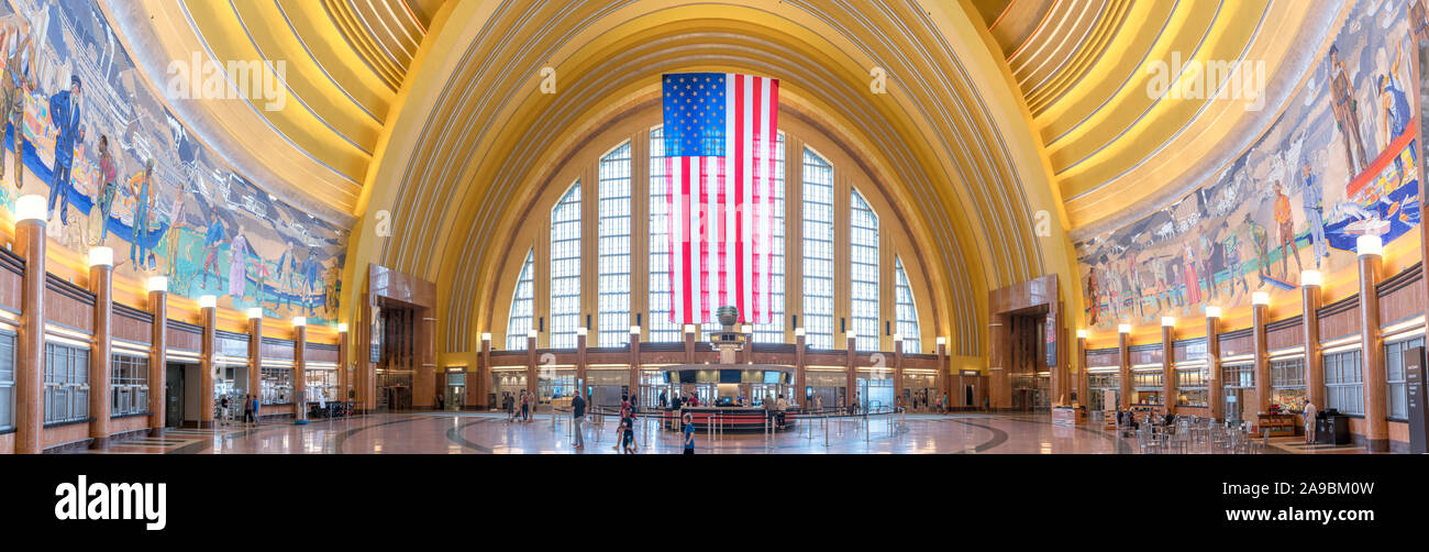 Sala principale nella stazione Union, Cincinnati, Ohio, Stati Uniti d'America. La stazione, un raffinato esempio di architettura Art Deco, è anche un museo centro. Foto Stock