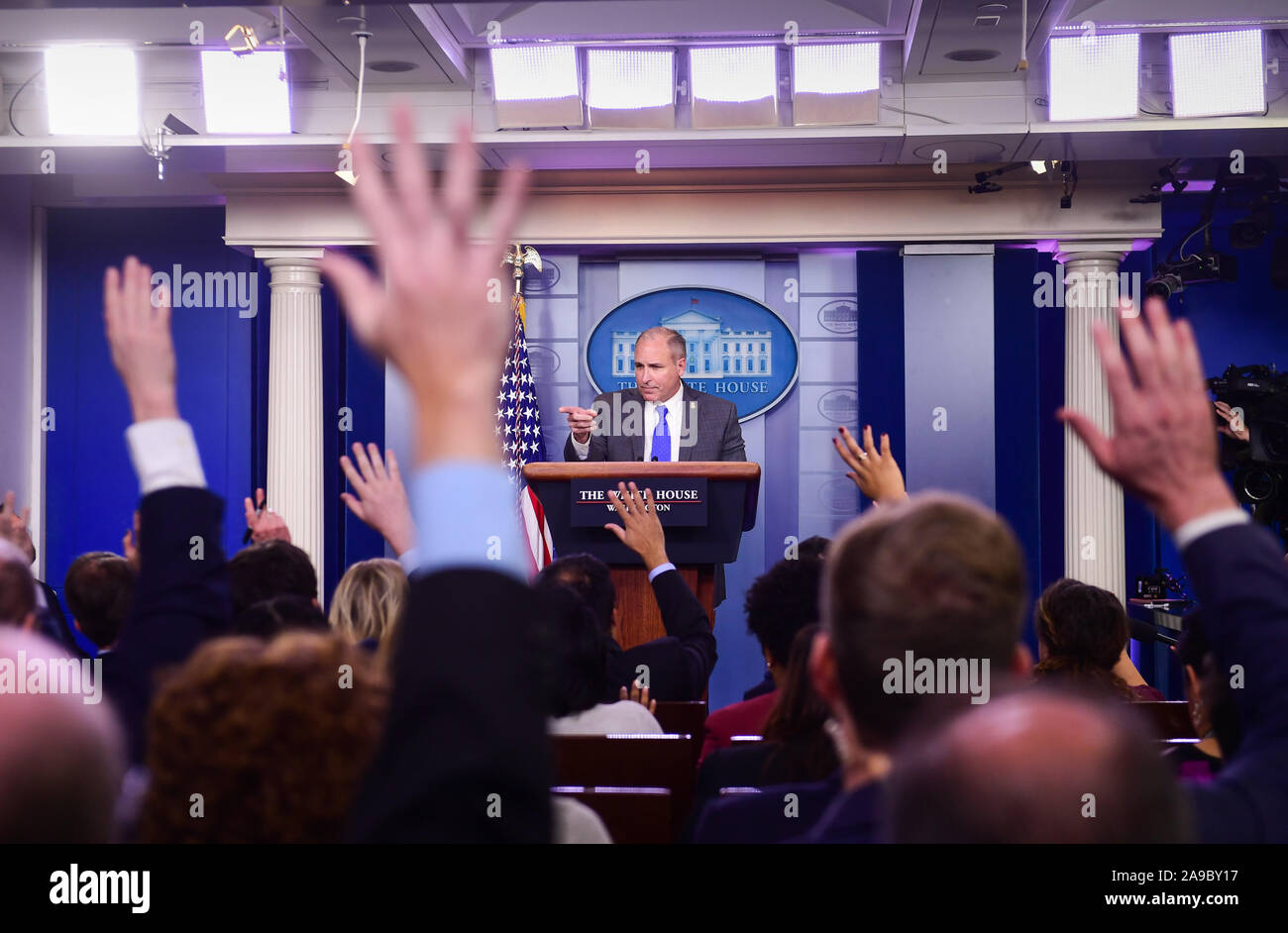 Washington, Stati Uniti. Xiv Nov, 2019. Il CBP Direttore Mark Morgan mutandine reporters circa il confine meridionale e aggiornate sul processo di presidente trionfi frontiera muro, alla Casa Bianca di Washington, DC il giovedì 14 novembre, 2019. Foto di Kevin Dietsch/UPI Credito: UPI/Alamy Live News Foto Stock