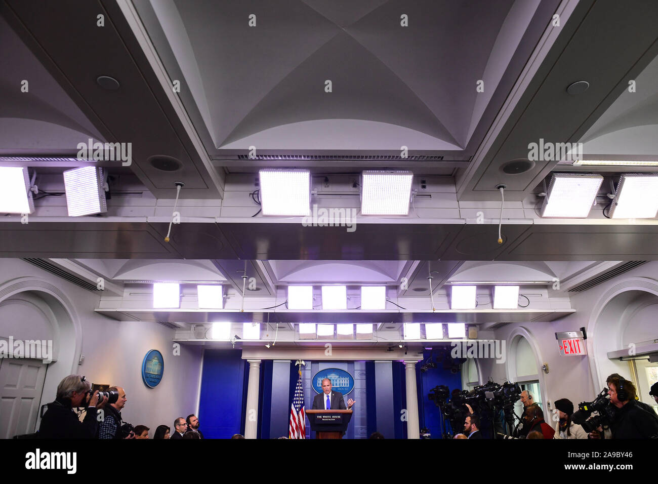 Washington, Stati Uniti. Xiv Nov, 2019. Il CBP Direttore Mark Morgan mutandine reporters circa il confine meridionale e aggiornate sul processo di presidente trionfi frontiera muro, alla Casa Bianca di Washington, DC il giovedì 14 novembre, 2019. Foto di Kevin Dietsch/UPI Credito: UPI/Alamy Live News Foto Stock