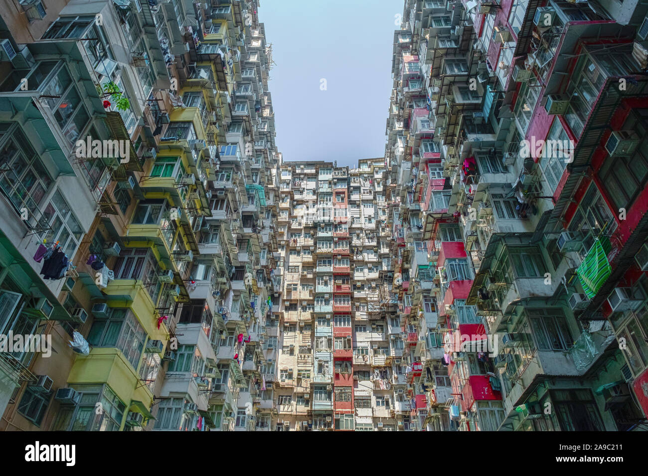 Il mostro la costruzione di un complesso di cinque torri residenziali in Quarry Bay area dell'Isola di Hong Kong. Foto Stock