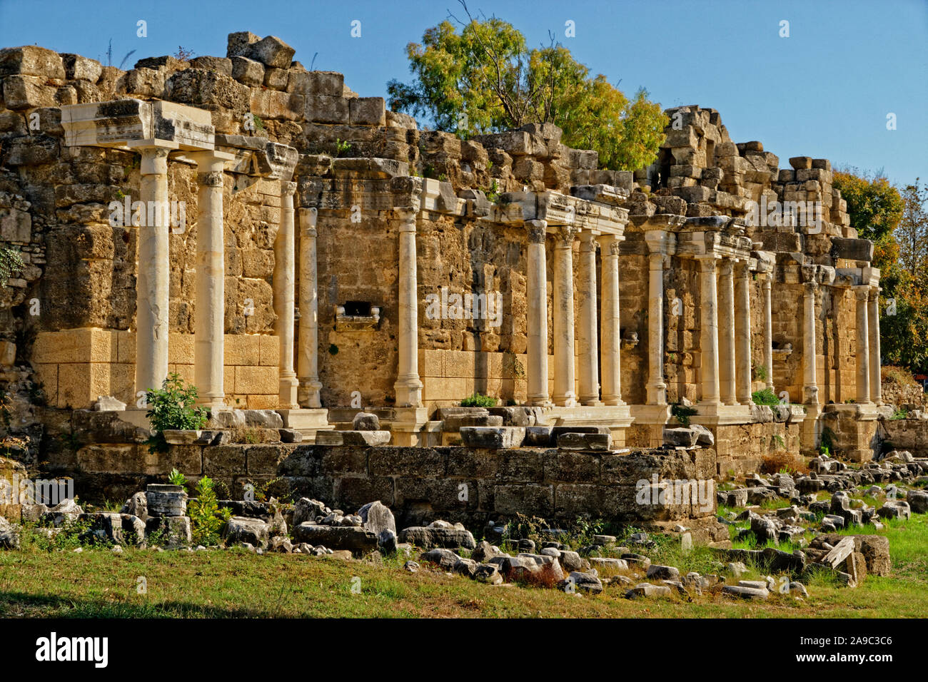 La fontana monumentale, ninfeo, nell'antica città di lato, la Turchia. Foto Stock