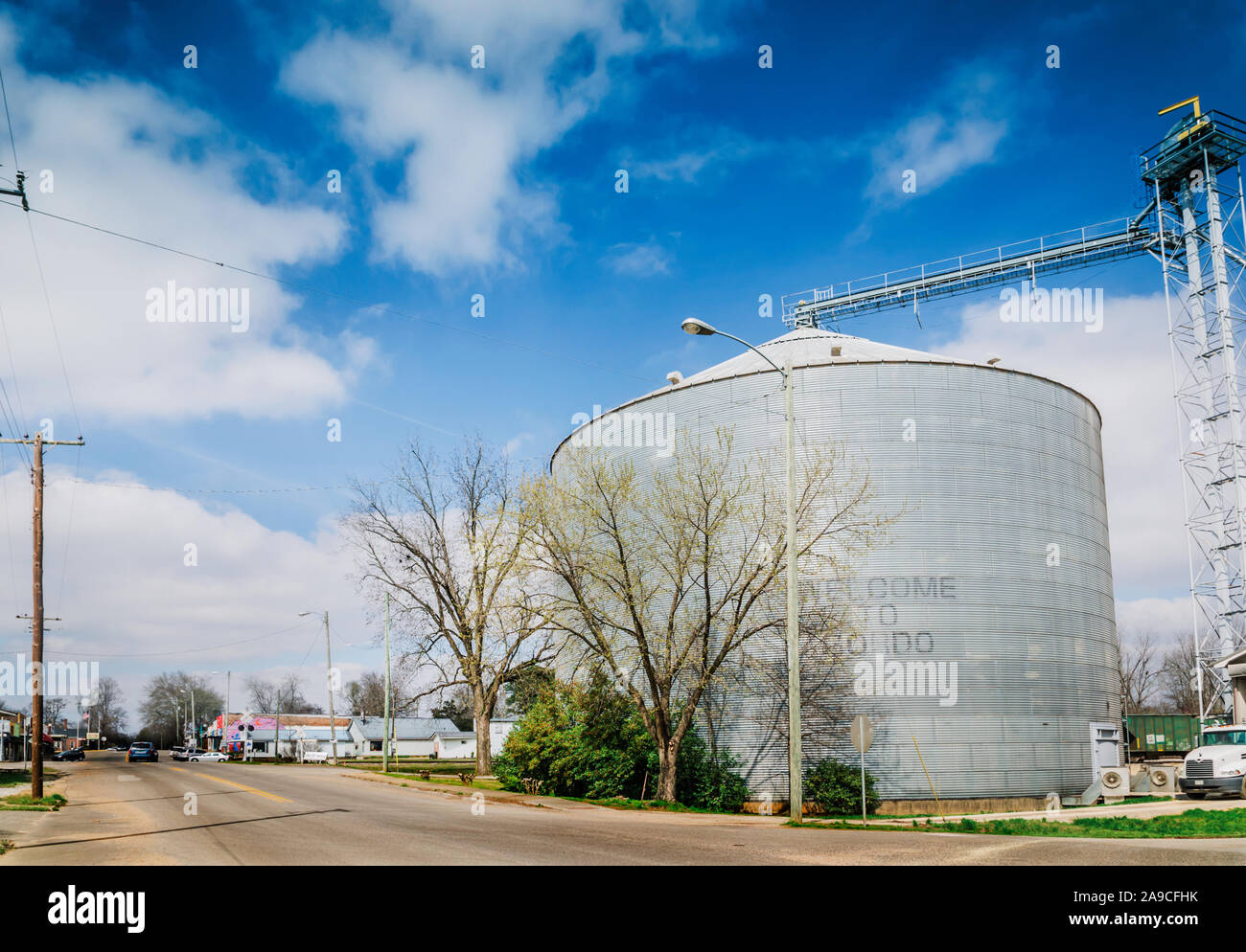 Un semi carrello tira nei PECO alimenti mulino di alimentazione in Gordo, Alabama, Marzo 18, 2014. Gordo, situato nella contea di Pickens, ha una popolazione di 1.677. Foto Stock