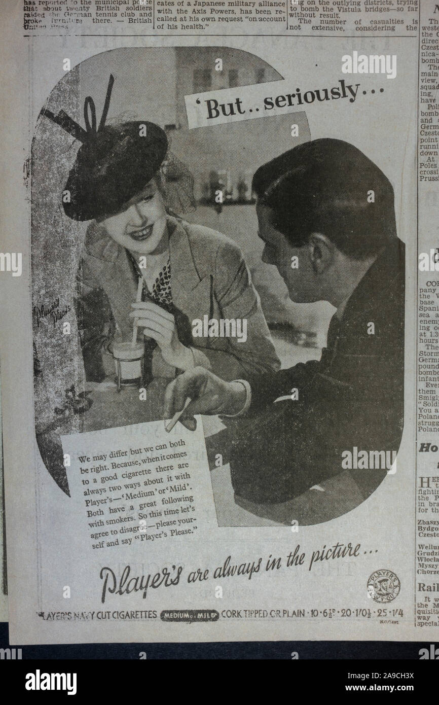Annuncio per I Giocatori sigarette nel Daily Express (replica), 4th settembre 1939, il giorno dopo la seconda guerra mondiale è stato dichiarato. Foto Stock