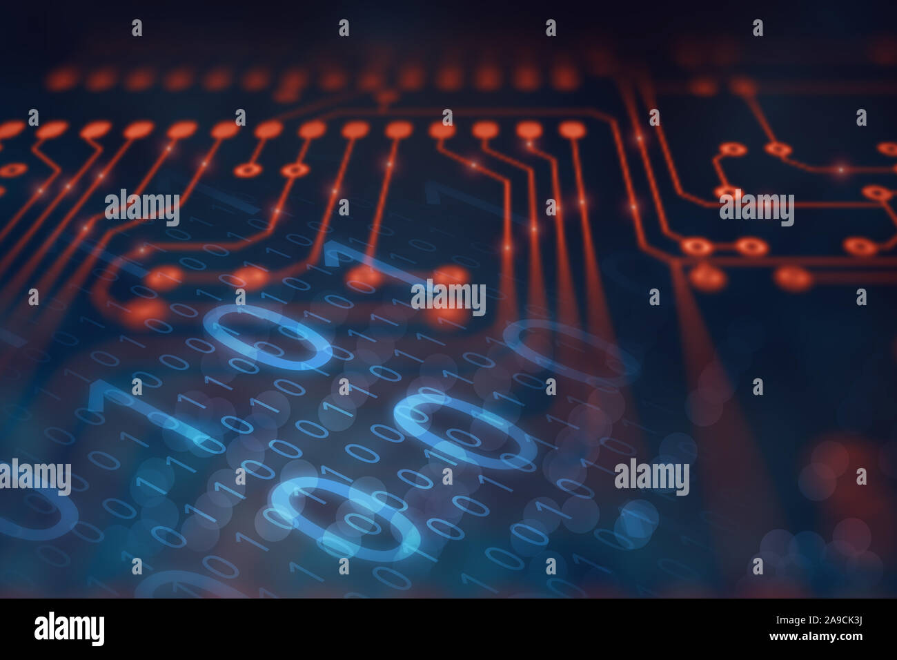 Tecnologia astratta sfondo con dati digitali il codice binario e la scheda a circuito elettronico (PCB) microchip informazioni di elaborazione segnale, hi-tech e r Foto Stock