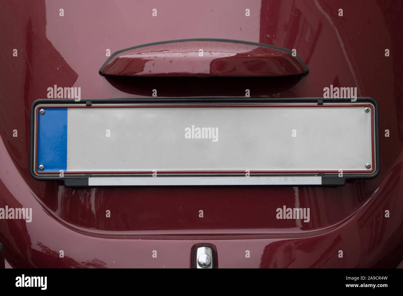 Auto d'epoca, dietro vuoto Mockup spazi pubblicitari i mezzi di trasporto pubblici veicolo vicino fino la targa Foto Stock