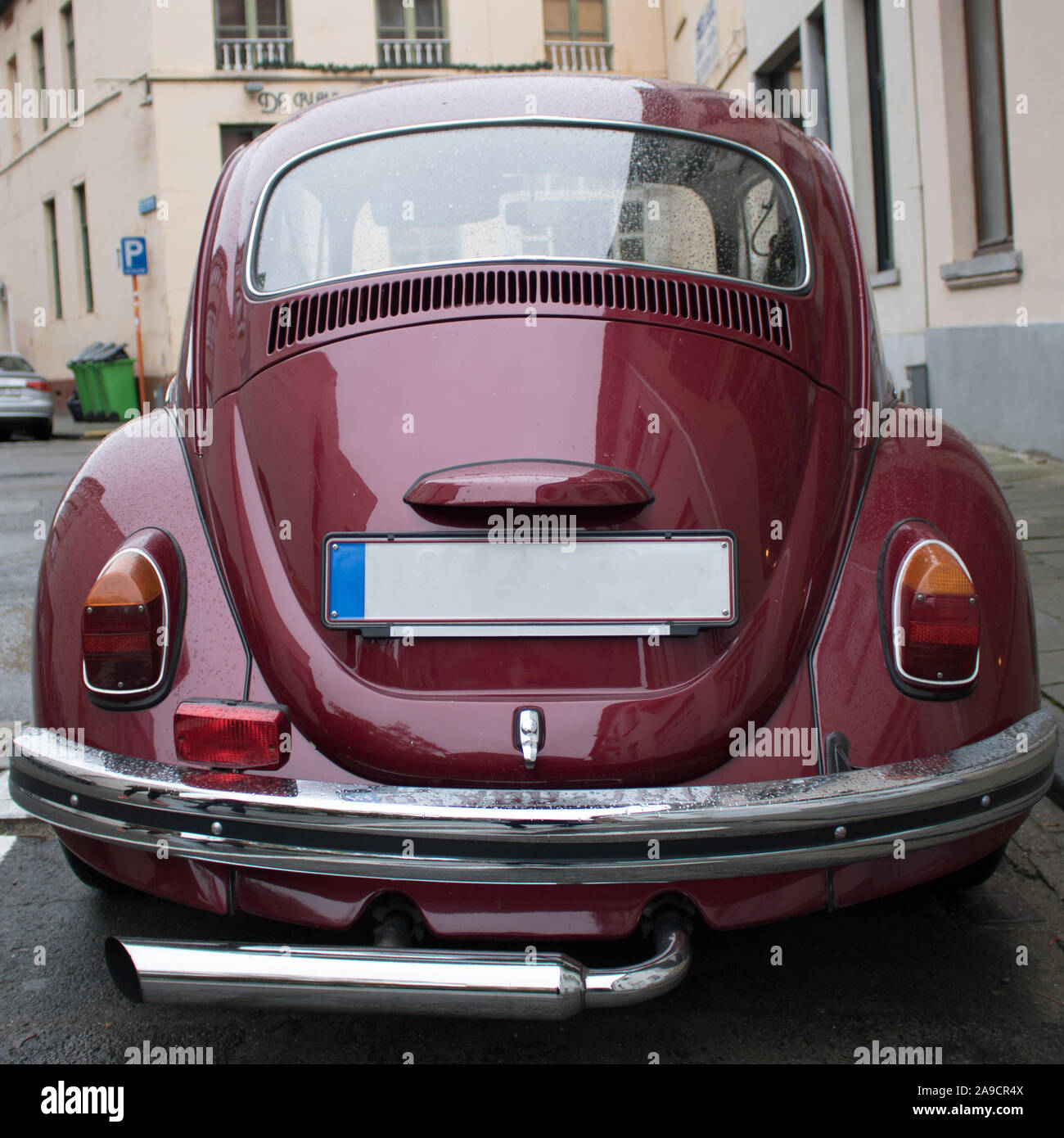 Auto d'epoca, dietro vuoto Mockup spazi pubblicitari i mezzi di trasporto pubblici veicolo vicino fino la targa Foto Stock