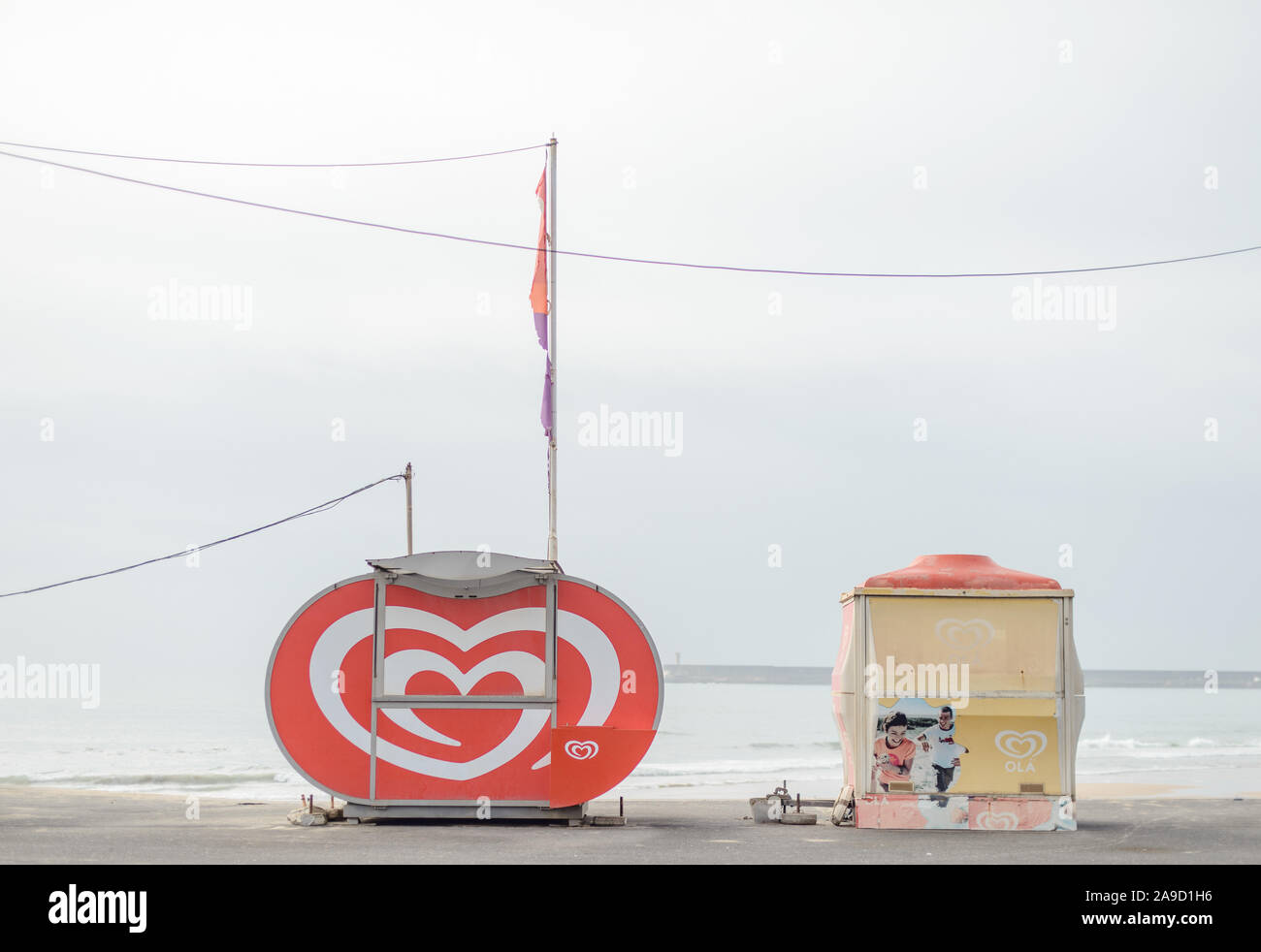 Cabine di vendita sulla spiaggia di Porto Foto Stock