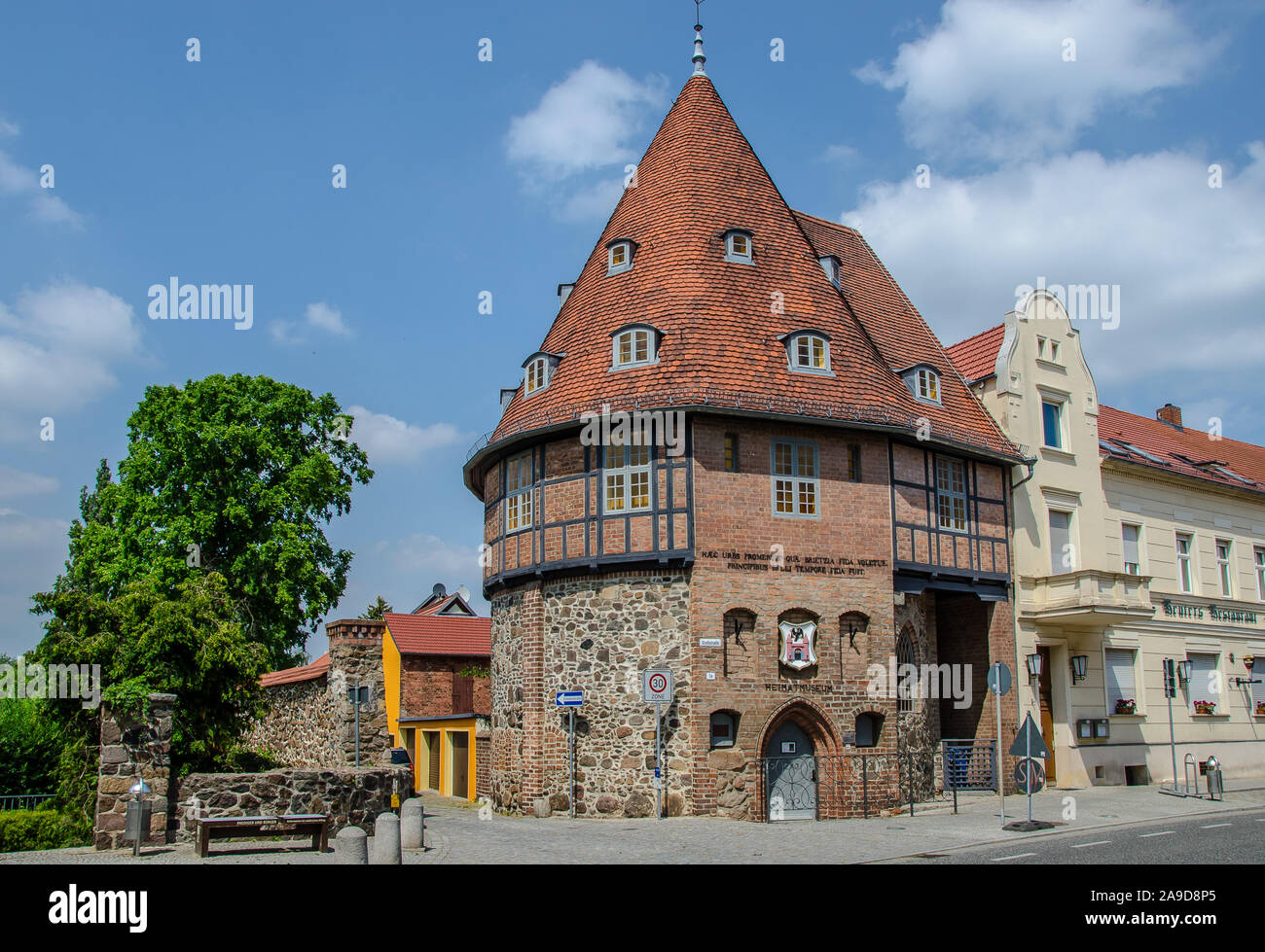 La città idilliaca di Treuenbrietzen, con il suo centro storico medievale, è situato al margine settentrionale della terra di origine glaciale ridge chiamato "Niederer Fläming Foto Stock