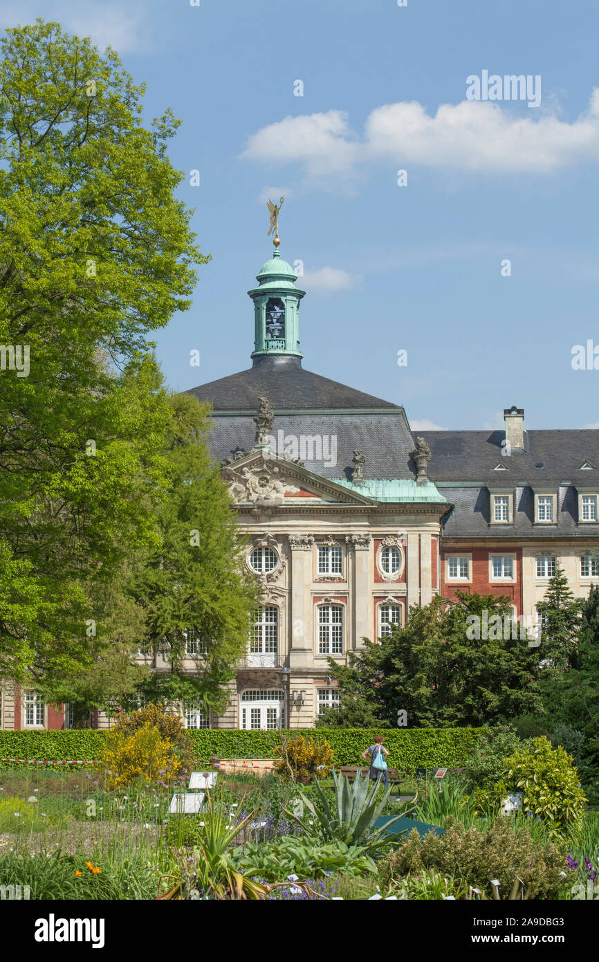 Il giardino botanico, il principe-vescovo corte castello, sede della Westfälische Wilhelms-Universität, Münster in Westfalia, Renania settentrionale-Vestfalia, Germania, e Foto Stock