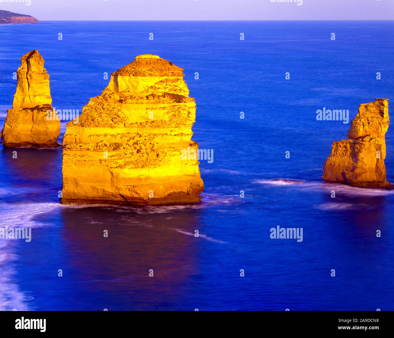 I dodici apostoli, Porto Cambell National Park, Victoria, Australia Great Ocean Road, Grean Bight australiano , mare di pietra calcarea di pile Foto Stock