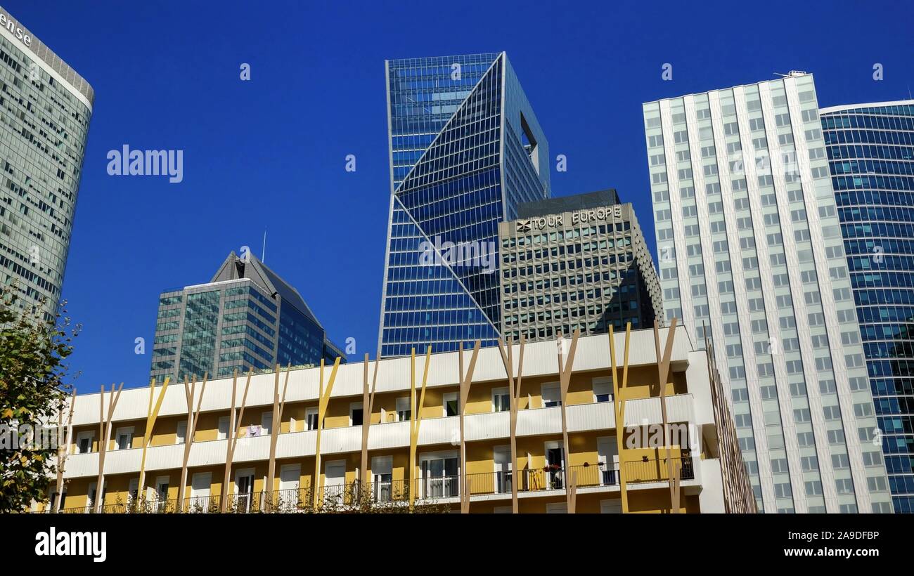 Moderno skyline di La Défense di Parigi, Ile de France, Francia Foto Stock