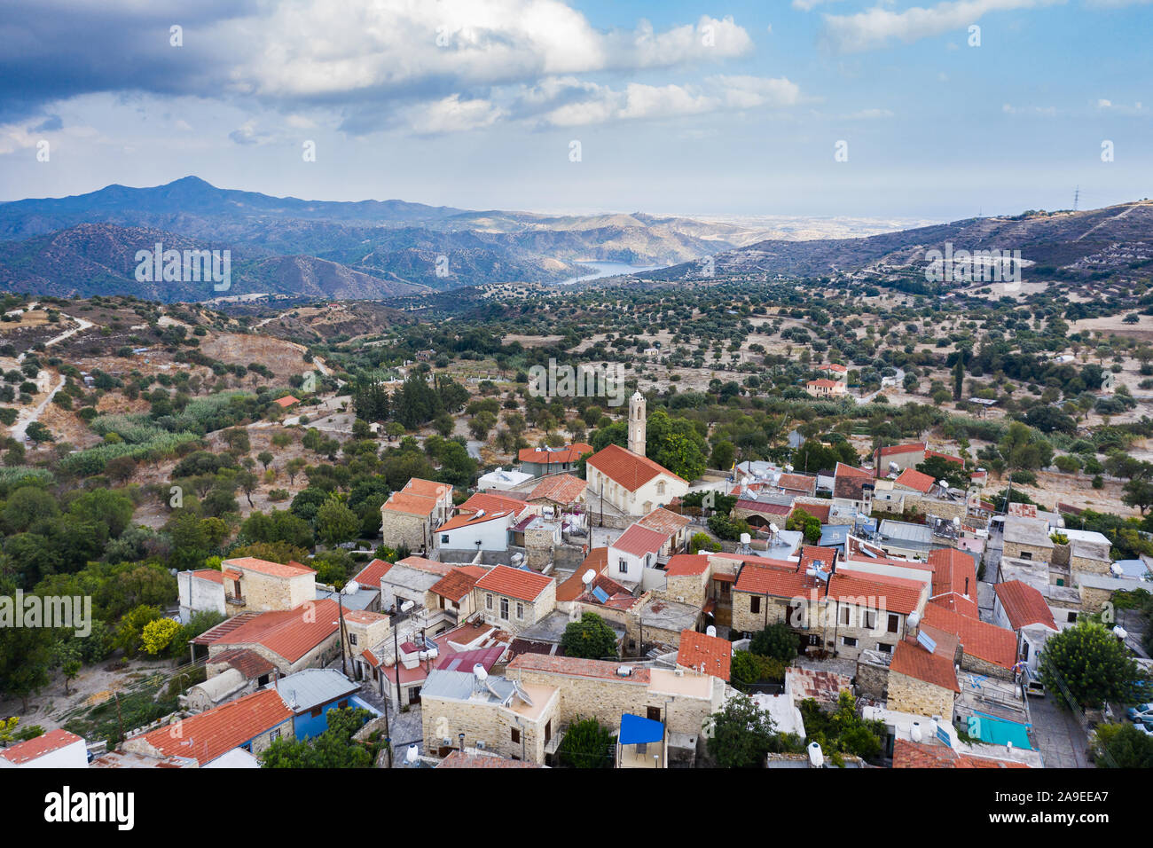 Vista aerea del Kato Lefkara città in montagne di Cipro Foto Stock