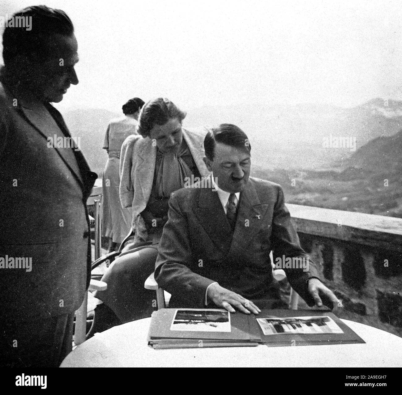Eva Braun Collection (album 3) - Candida foto del tedesco leader nazista Adolf Hitler ca. fine del 1930 o all'inizio del 1940 Foto Stock
