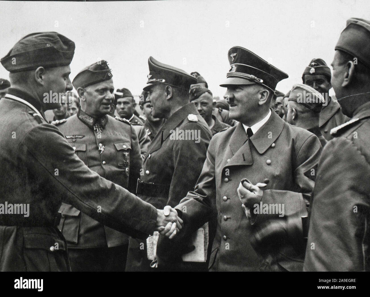 Eva Braun Collection (sedam) - leader nazista Adolf Hitler con soldati ca. fine del 1930 o all'inizio del 1940 Foto Stock