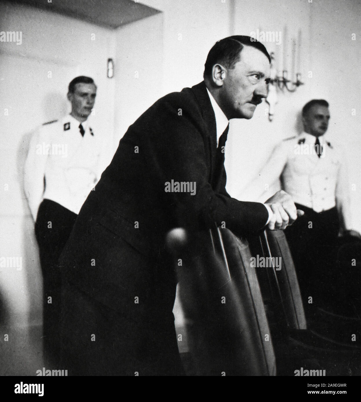 Eva Braun Collection (osam) - Adolf Hitler vestito con una tuta di business ca. fine del 1930 o all'inizio del 1940 Foto Stock