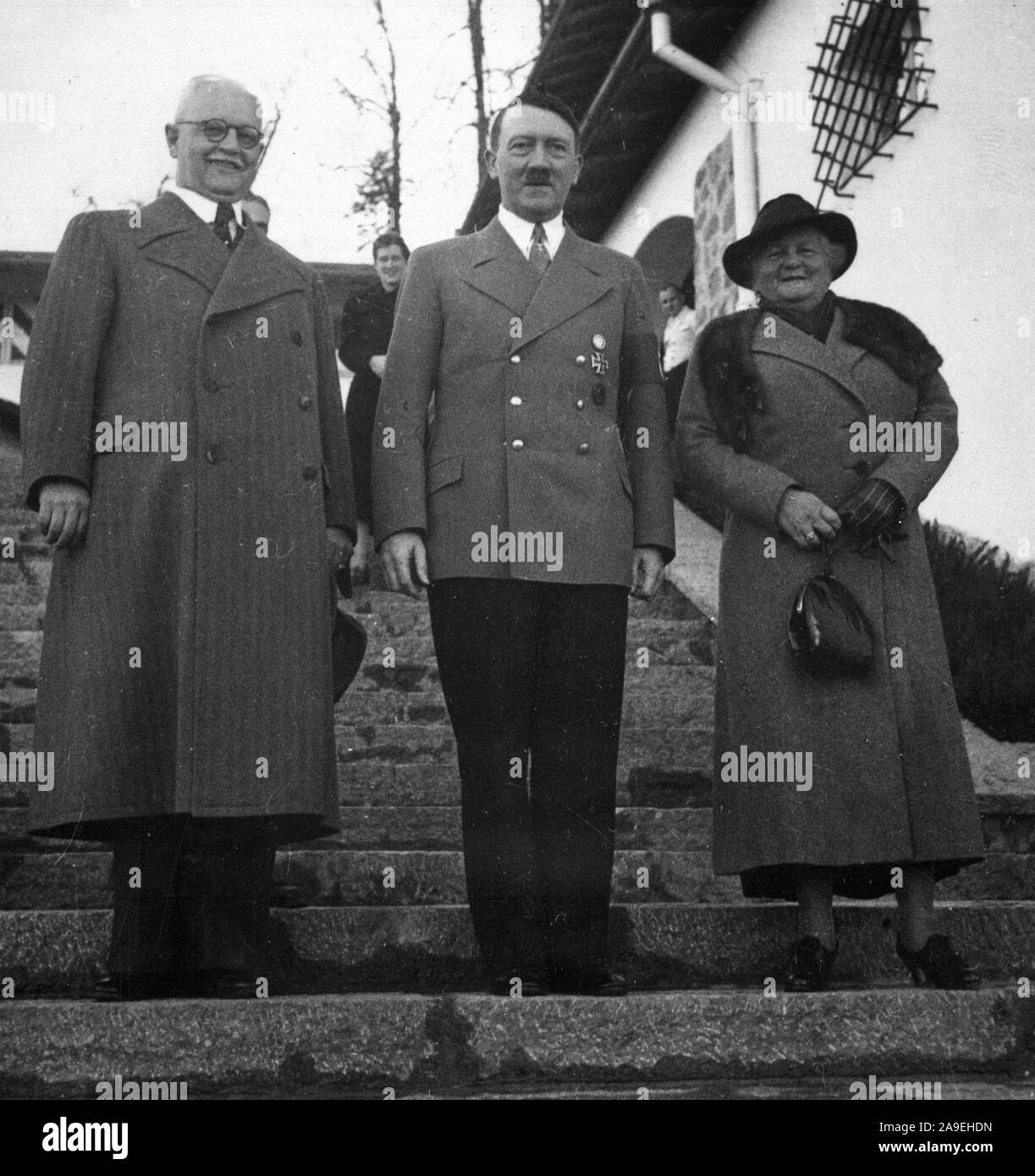 Didascalia originale: Besuch Reichschatzmeister Schwarz Novembre 38 Foto Stock