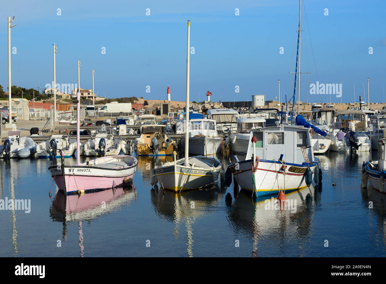 Porto di pesca a carro Martigues sulla Costa Azzurra o la Côte bleue Provence Francia Foto Stock