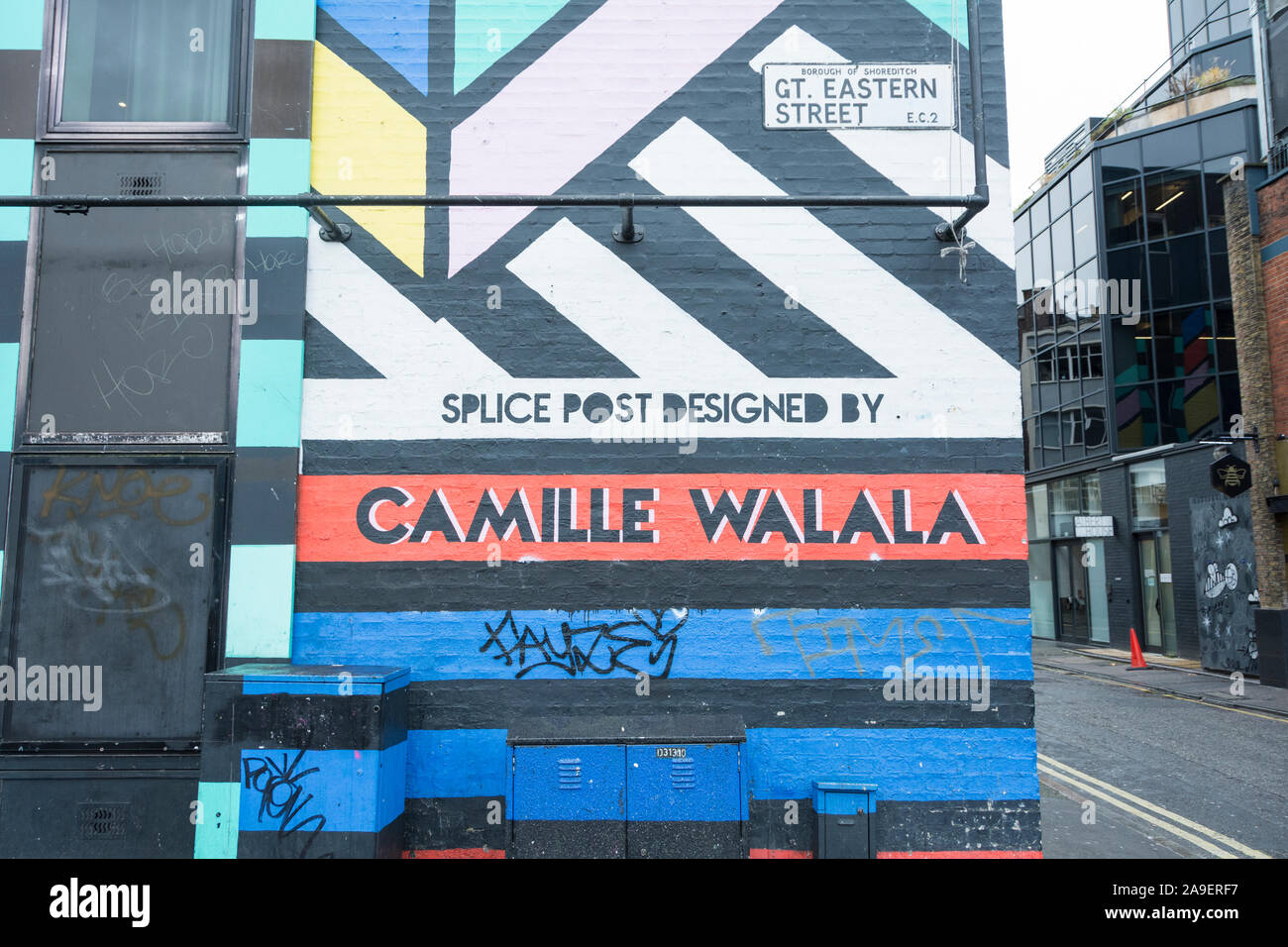 Camille Walala il Sogno edificio sulla Great Eastern Street, vicino alla vecchia strada rotonda, in East End di Londra, Regno Unito Foto Stock