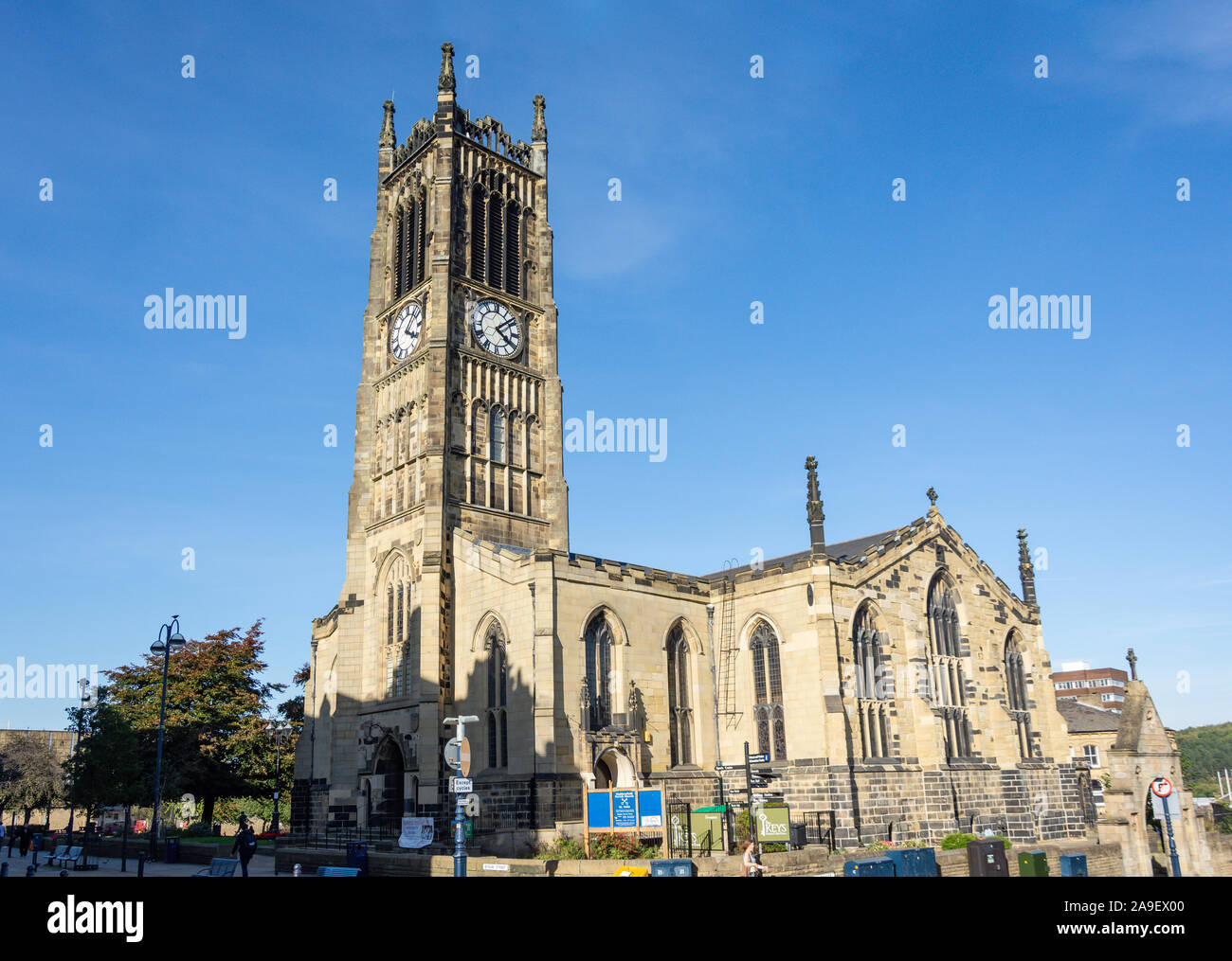 San Pietro Chiesa Parrocchiale, Cross Church Street, Huddersfield, West Yorkshire, Inghilterra, Regno Unito Foto Stock