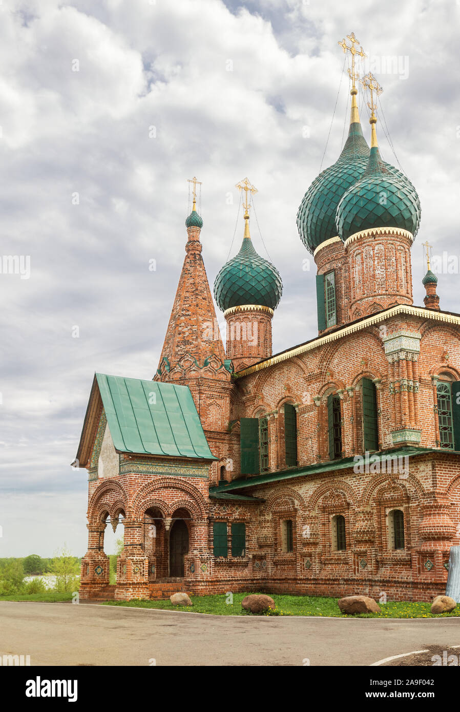 Chiesa di San Giovanni Crisostomo nella Korovniki - capolavoro di architettura russa, Yaroslavl, Russia Foto Stock