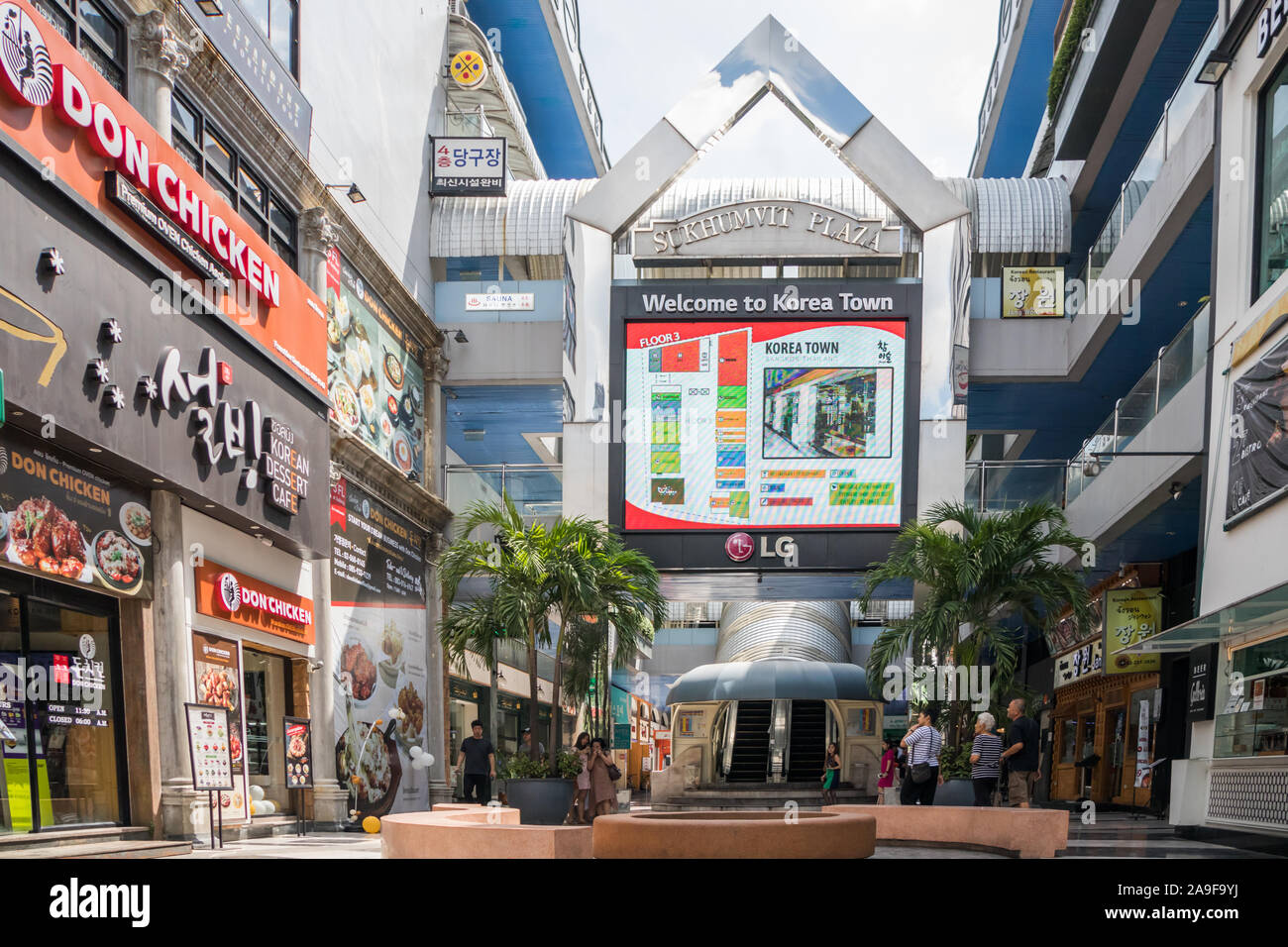 Bangkok, Tailandia - 25 Settembre 2018: Korea town sulla Strada di Sukhumvit road. La zona ha molti ristoranti Coreani. Foto Stock