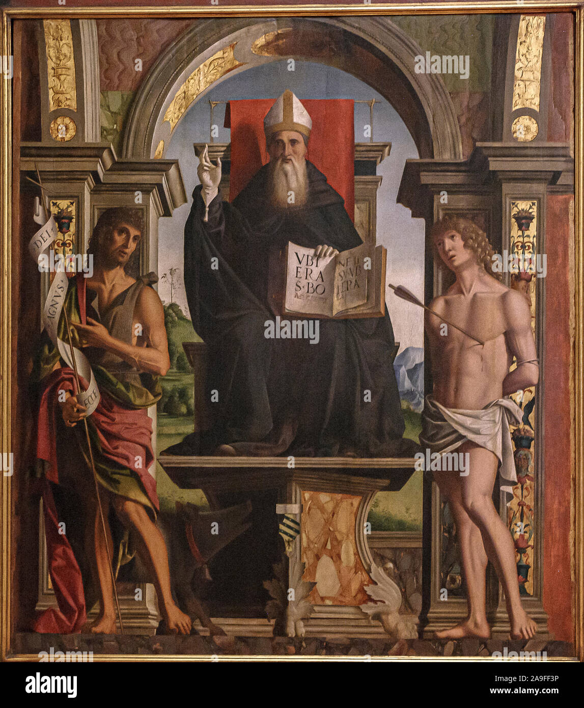 Italia Emilia Romagna Forlì - galleria d'Arte di San Domenico musei - Glorificazione di San Antonio Abate in trono tra i santi Giovanni Battista e Sebastian. Marco Palmezzano Foto Stock