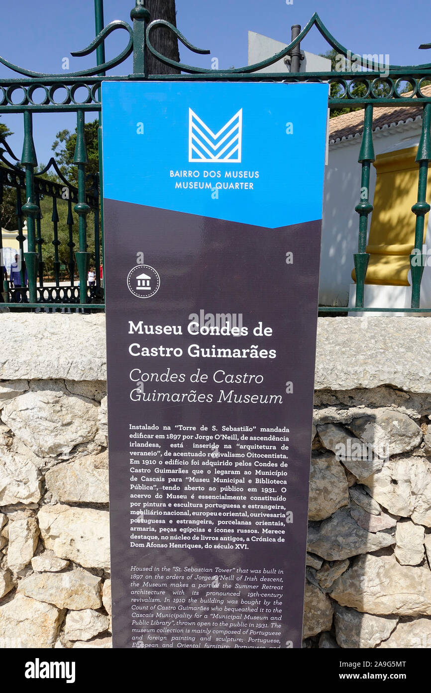 Il Museu Condes de Castro Guimarães, originariamente noto come la Torre de San Sebastião, San Sebastian torre in Cascais Portogallo Foto Stock
