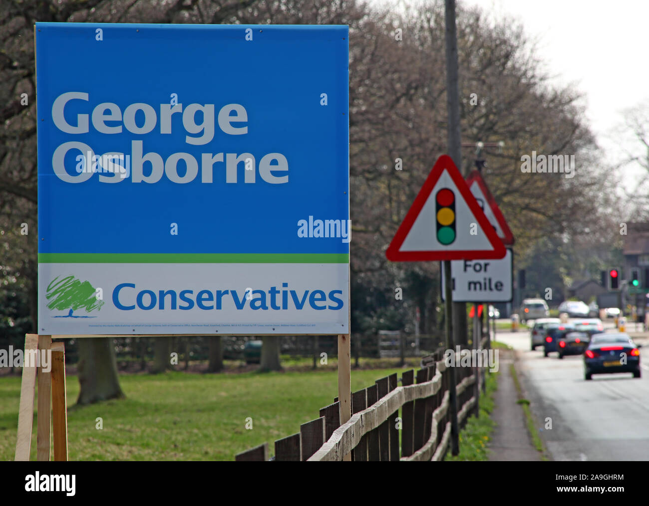 George Osborne Conservatives Election poster, Tatton constituancy 2010 General Election, Mere, Knutsford, Cheshire, Inghilterra, REGNO UNITO, WA16 6LJ Foto Stock