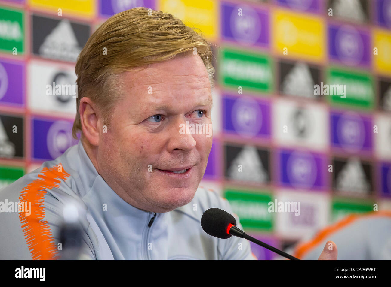 Belfast, Irlanda del Nord. Xv Nov, 2019. BELFAST, Windsor Park, 15-11-2019, stagione 2019/2020, calcio Euro qualificatore. Paesi Bassi il trainer coach Ronald Koeman alla conferenza stampa tenutasi durante il match Holland treni in Belfast Credit: Pro scatti/Alamy Live News Foto Stock