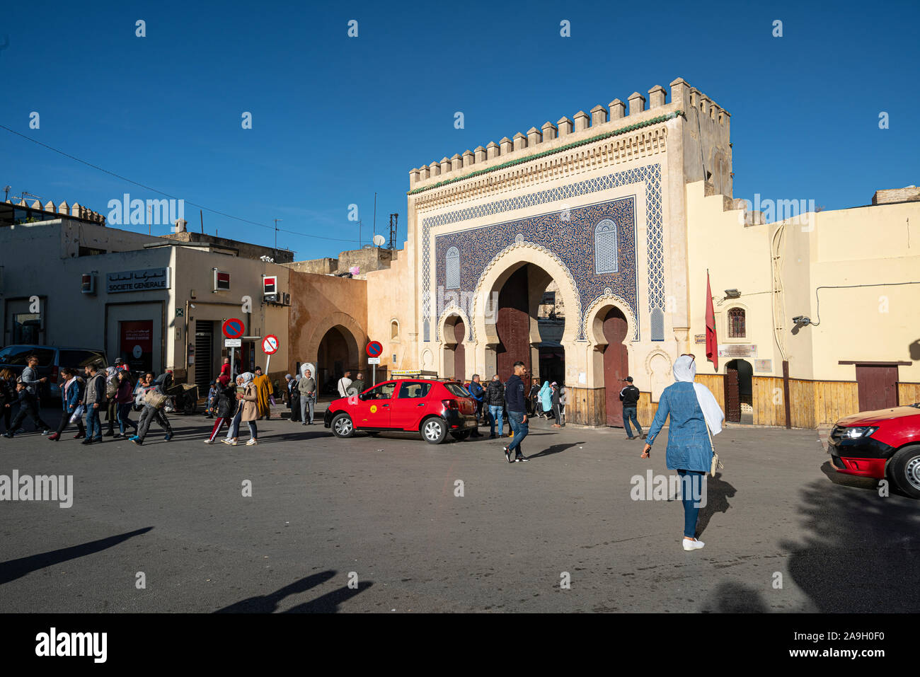 Fez, in Marocco. Il 9 novembre 2019. Una vista del Bab Boujloud (il blue gate) Foto Stock
