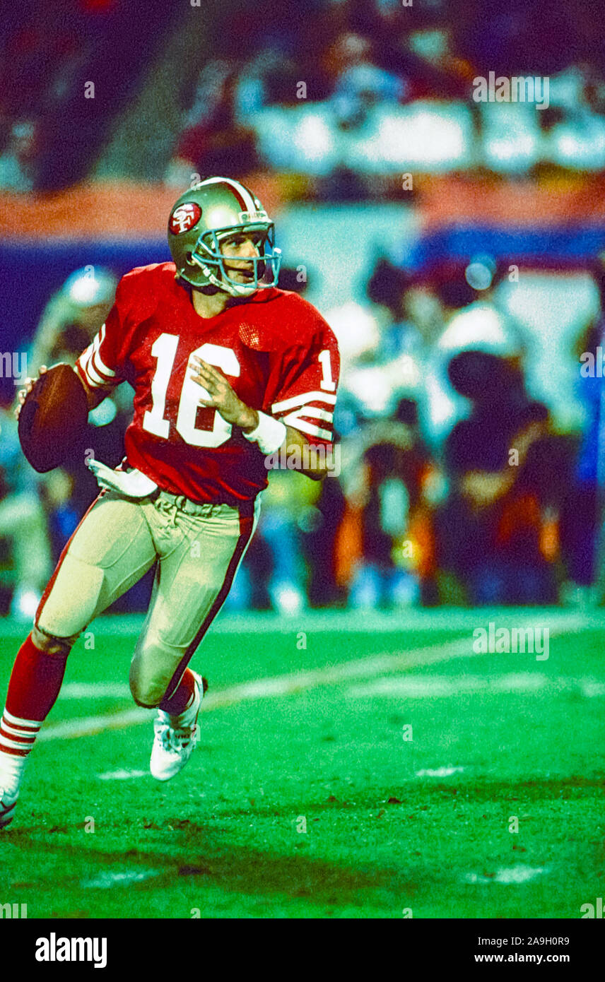 San Francisco 49ers Quarterback Joe Montana competere nel 1989 Superbowl. Foto Stock