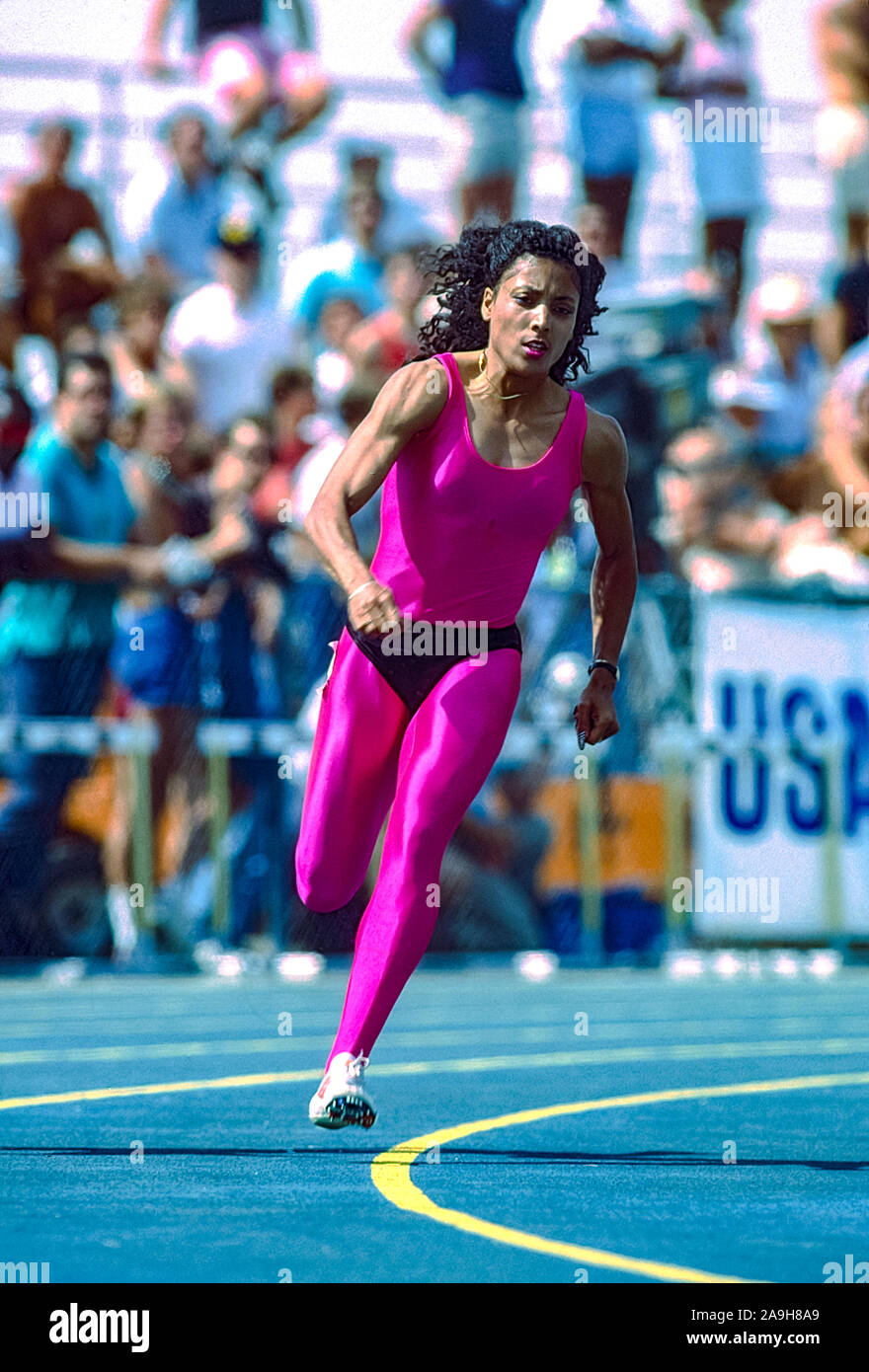 Florence Griffith Joyner competono al 1987 USA Outdoor via e campionati di campo Foto Stock