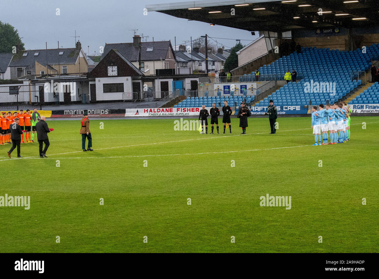 Ballymena, Irlanda del Nord il 9 novembre, 2019. Calcio: Ballymena Regno vs Carrick Rangers Danske Bank Premiership corrispondono a Ballymena Showground Foto Stock