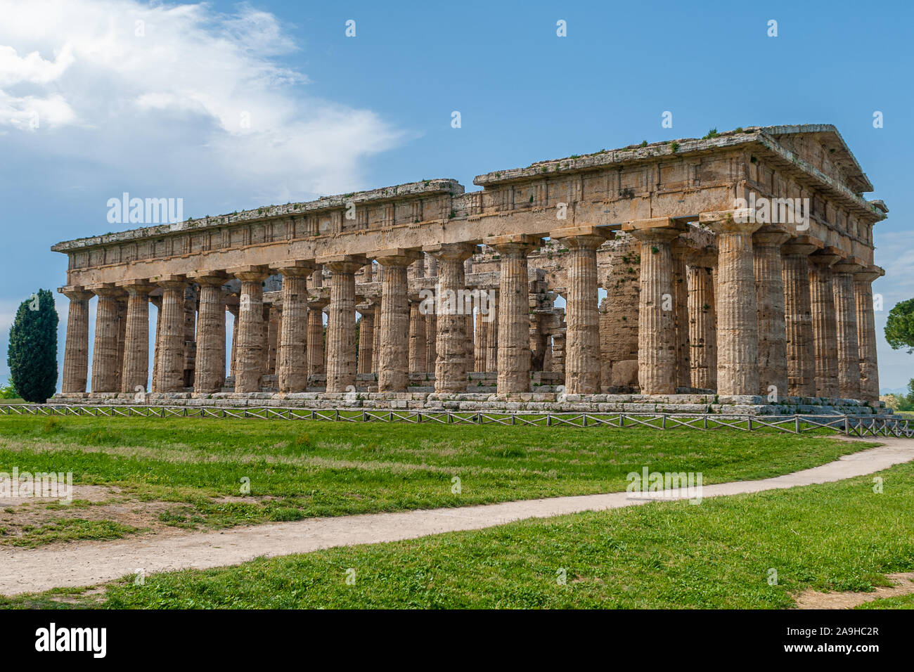 Tempio di Nettuno, il dio greco delle acque, presi nella zona archeologica di Paestum Foto Stock