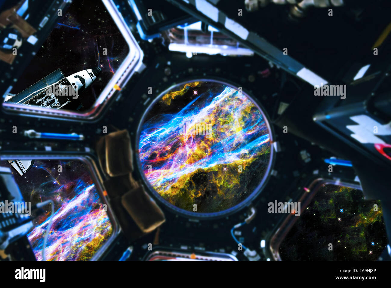 Il velo Nebula Vista dalla stazione spaziale illuminatore. Spazio profondo cammino. Gli elementi di questa immagine fornita dalla NASA Foto Stock