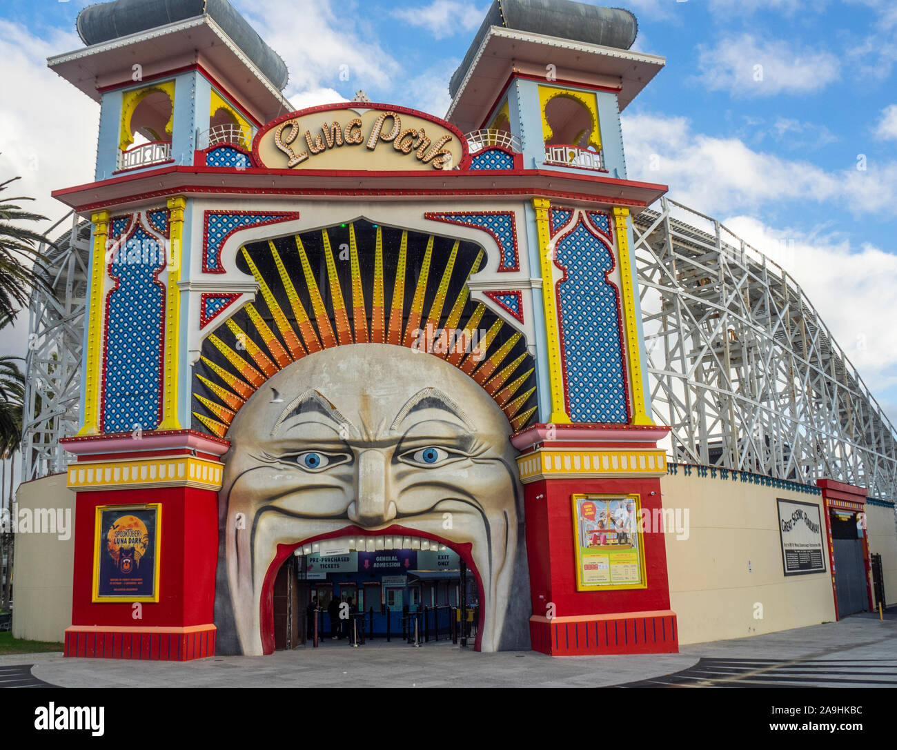 Signor iconica il volto della Luna ingresso al Luna Park parco divertimenti fiera in St Kilda Melbourne Victoria Australia. Foto Stock