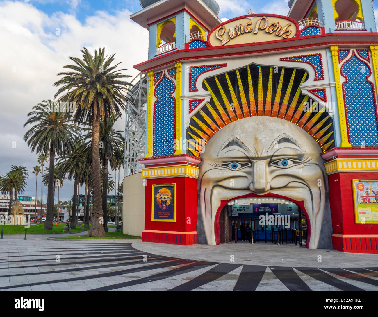 Signor iconica il volto della Luna ingresso al Luna Park parco divertimenti fiera in St Kilda Melbourne Victoria Australia. Foto Stock